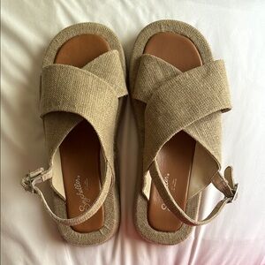 Seychelles Tan Sandals Soft Soles Elastic Openings